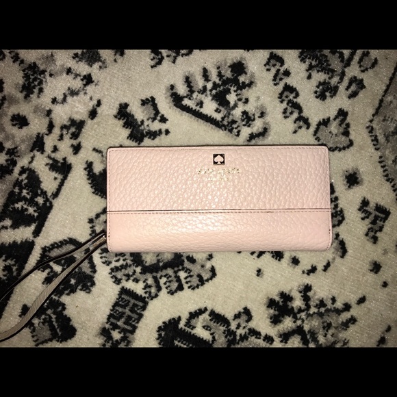 kate spade Handbags - Kate spade wristlet wallet